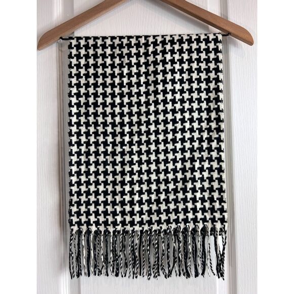 Cashmere Feel Soft 100% Acrylic Black & White Houndstooth Scarf 12" x 72" - Picture 2 of 8